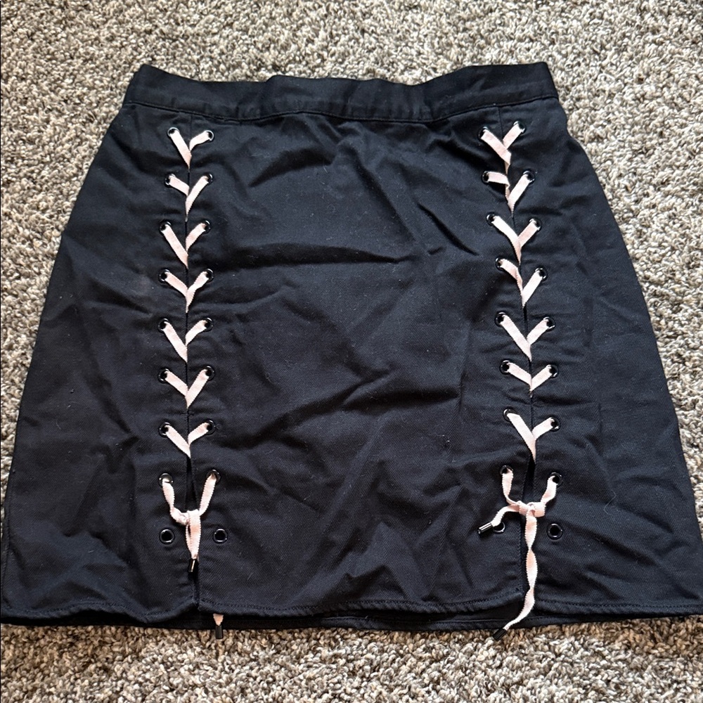 H&M Black Skirt with Pink Detailing